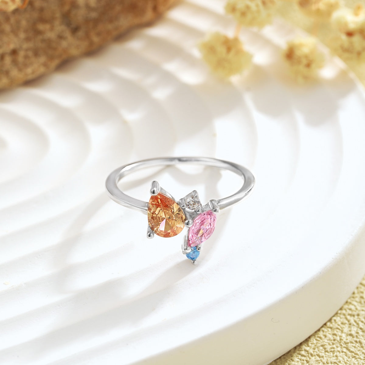 [Rose Tomorrow]Radiant Colorful Multi Cut Daily Ring